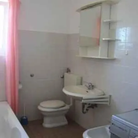 아파트 Penthouse With Brioni Wiew 풀라