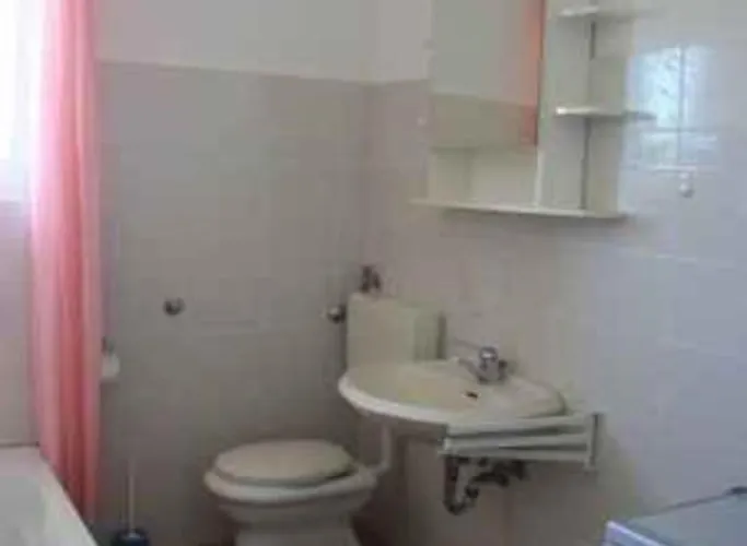 아파트 Penthouse With Brioni Wiew 풀라